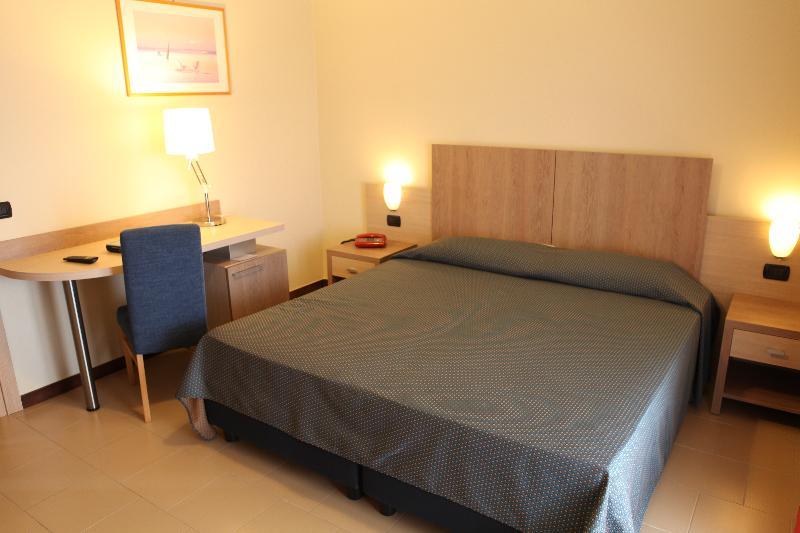 Heraclea Hotel Residence ポリコーロ エクステリア 写真